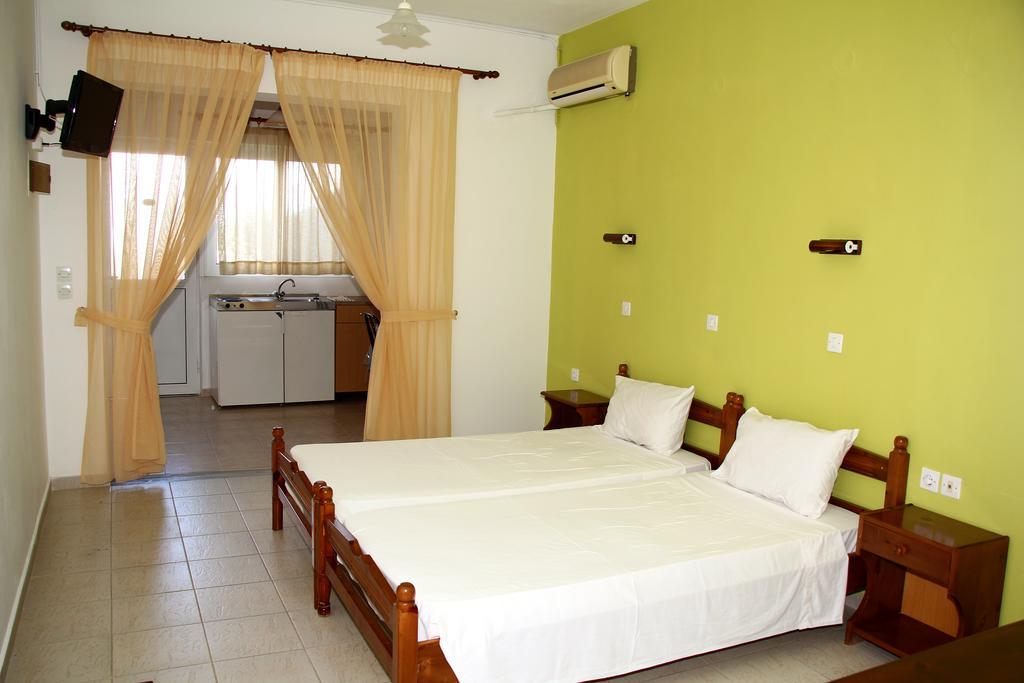 Karavos Hotel Apartments Archangelos  Kamer foto