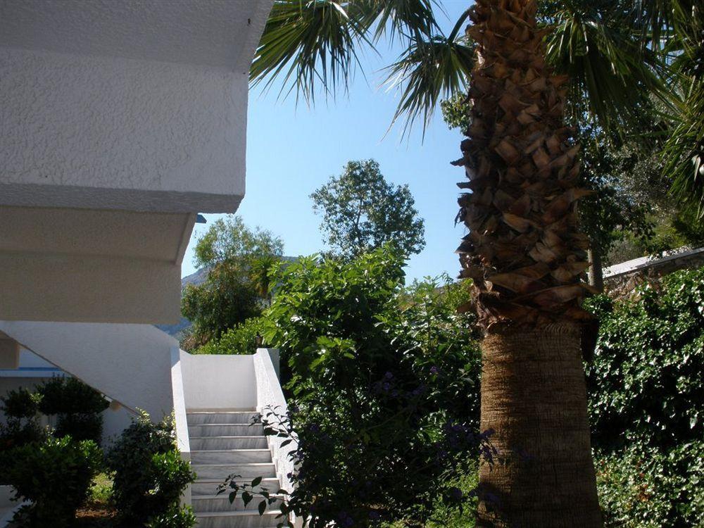 Karavos Hotel Apartments Archangelos  Buitenkant foto