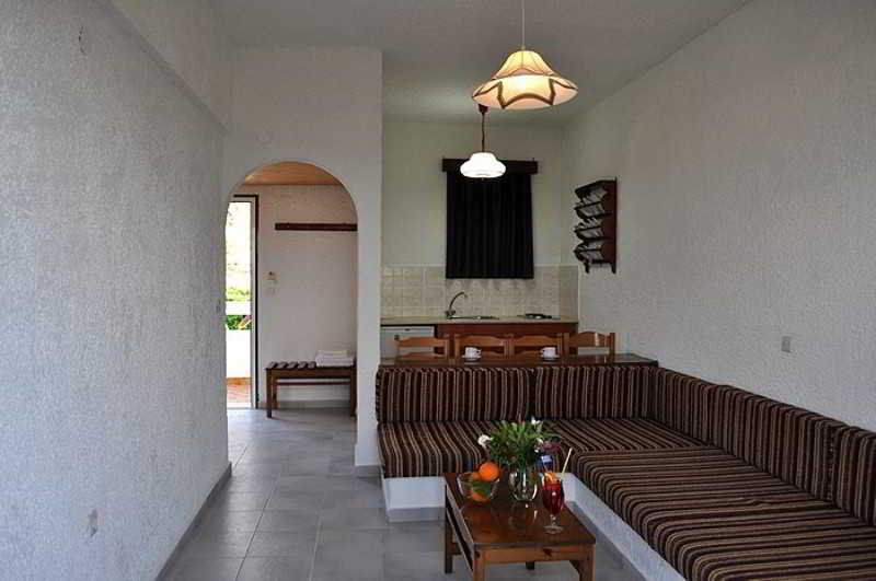 Karavos Hotel Apartments Archangelos  Buitenkant foto