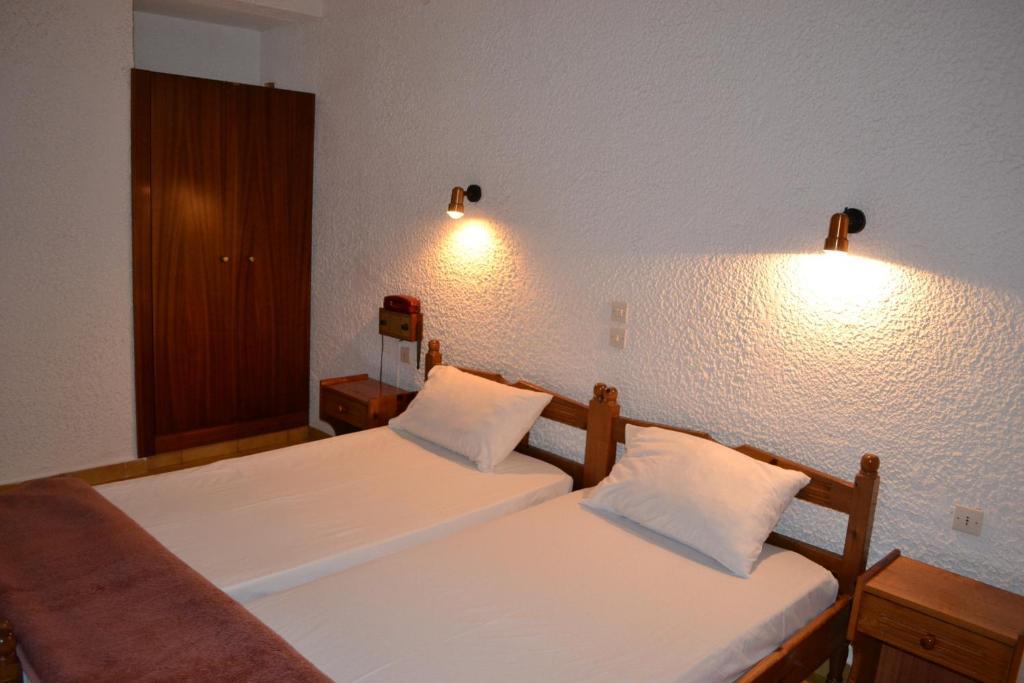 Karavos Hotel Apartments Archangelos  Kamer foto