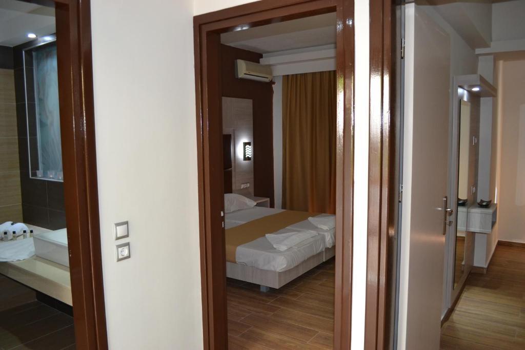 Karavos Hotel Apartments Archangelos  Buitenkant foto