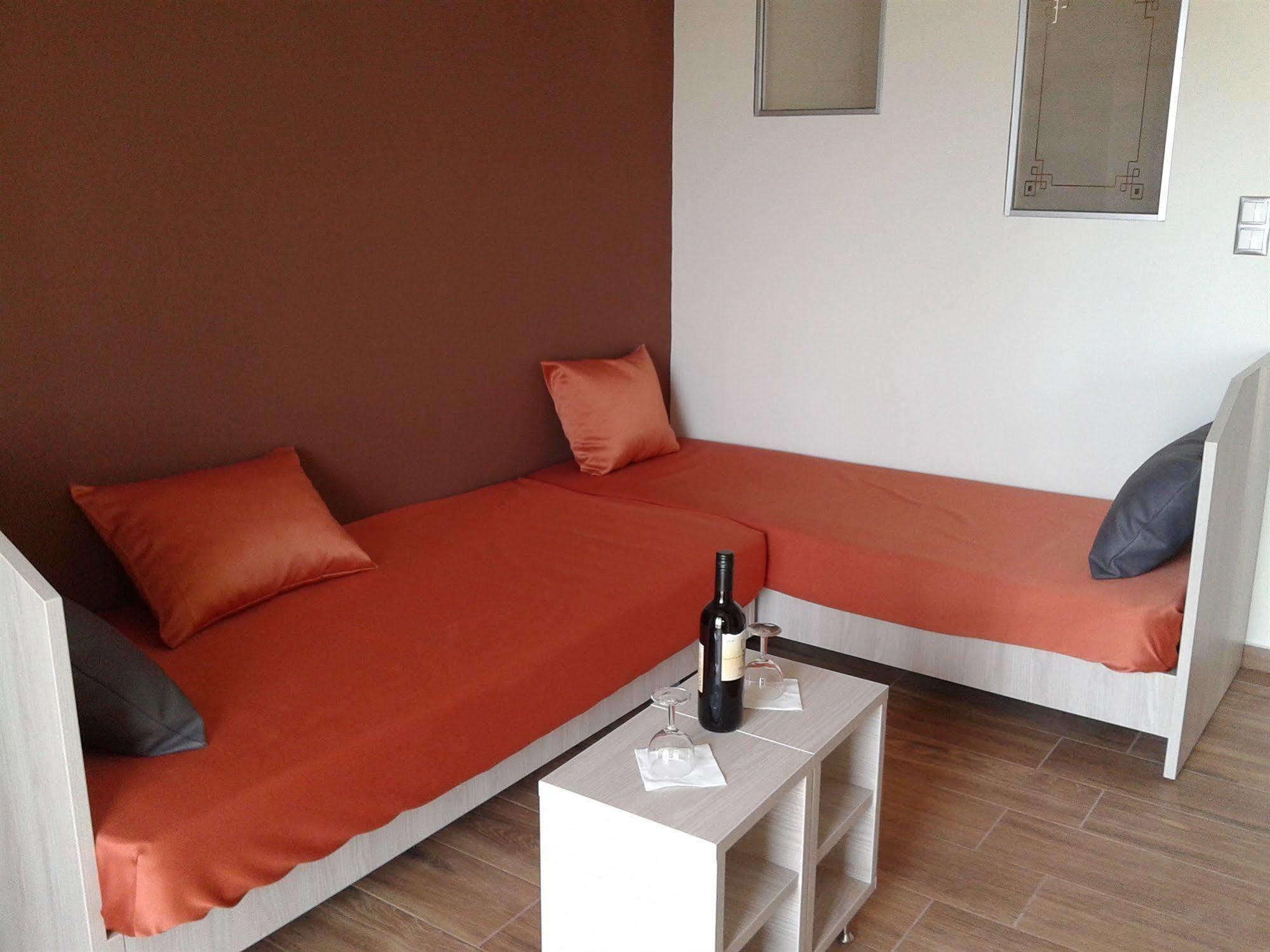 Karavos Hotel Apartments Archangelos  Buitenkant foto