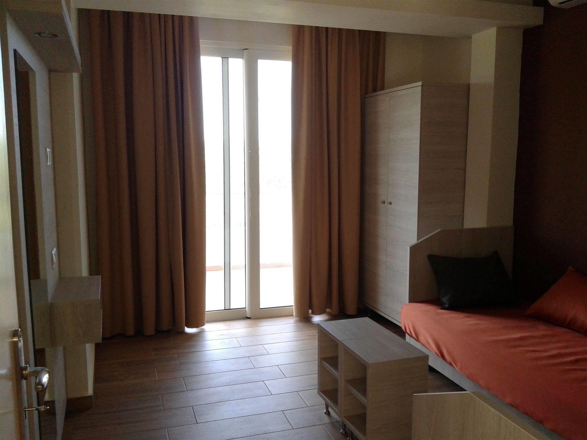 Karavos Hotel Apartments Archangelos  Buitenkant foto